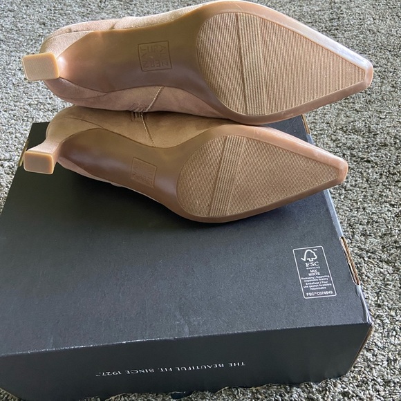 New in Box Naturalizer Tribute Ankle Bootie - Picture 5 of 10